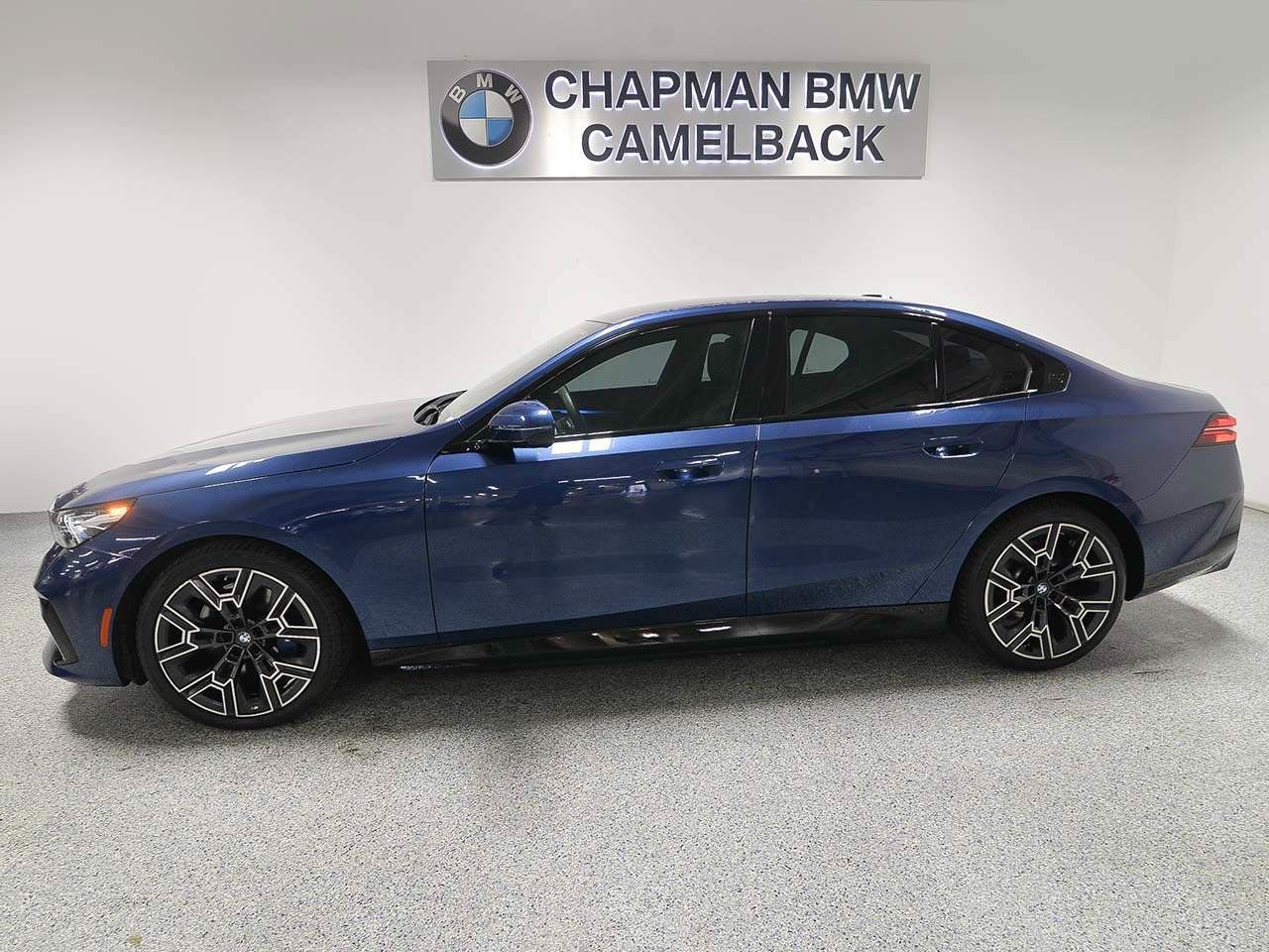Used 2024 BMW i5 eDrive40i w/ M Sport Package RWD image 3