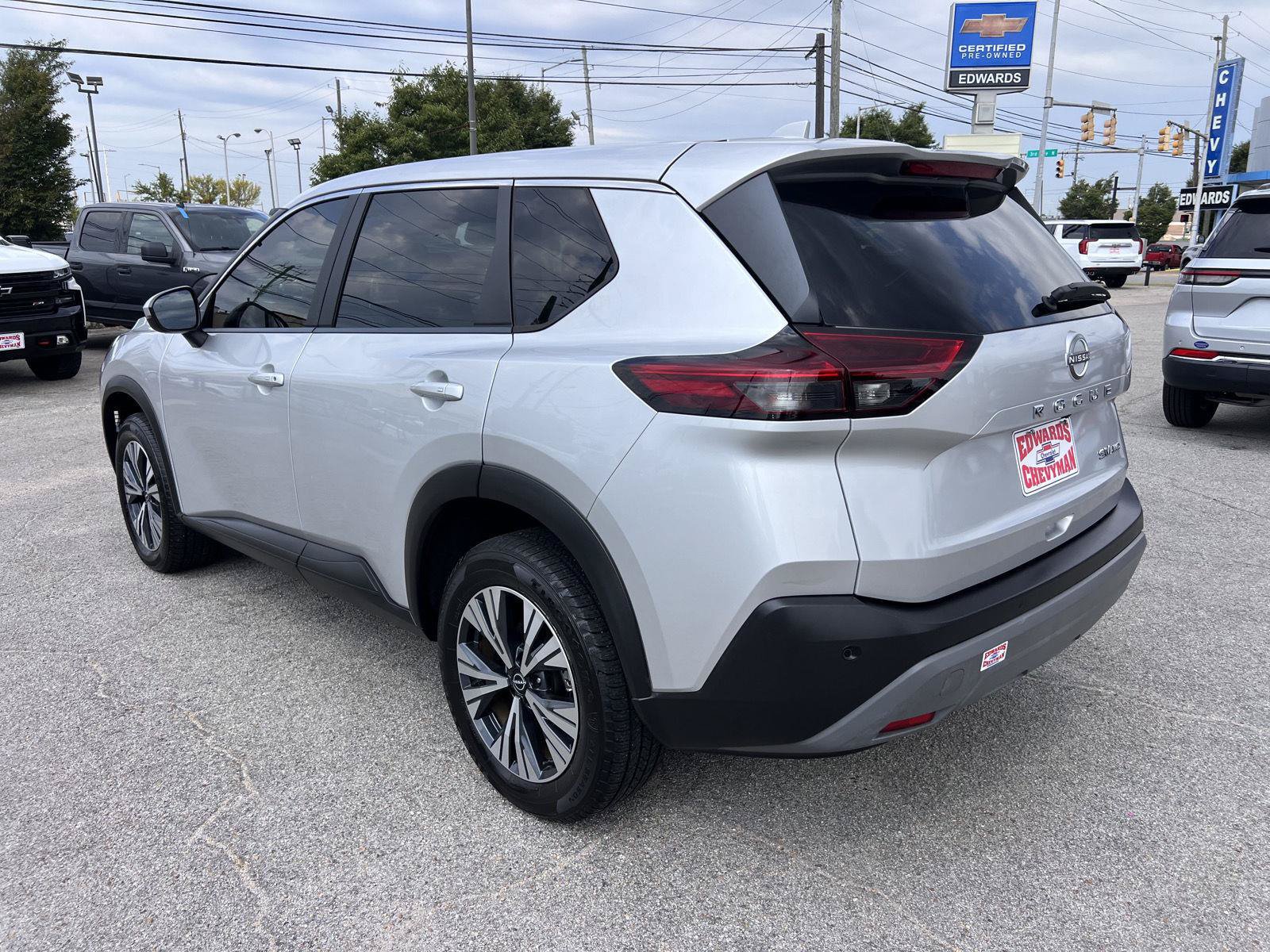 Used 2023 Nissan Rogue SV AWD/4WD image 30