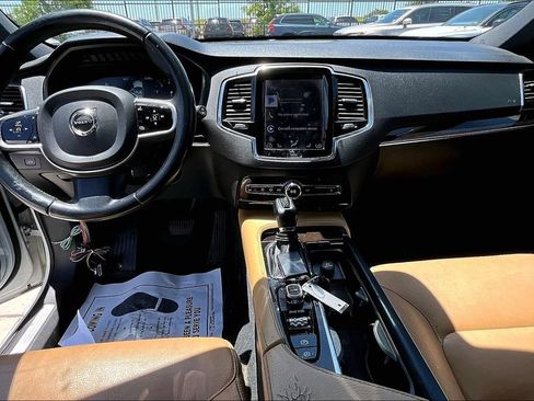 Used 2017 Volvo XC90 T6 Momentum w/ Vision Package AWD/4WD image 12