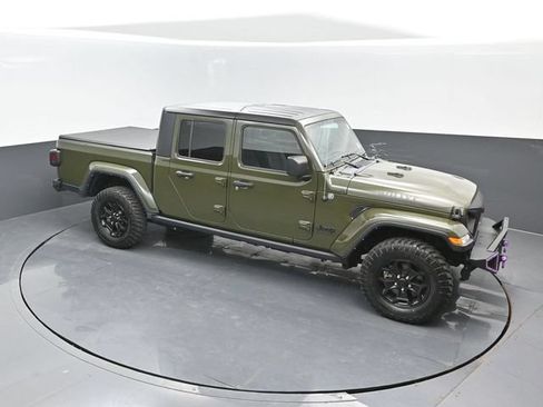 Used 2023 Jeep Gladiator Sport AWD/4WD image 16