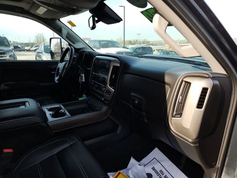 Used 2019 GMC Sierra 2500 Denali w/ Duramax Plus Package image 17