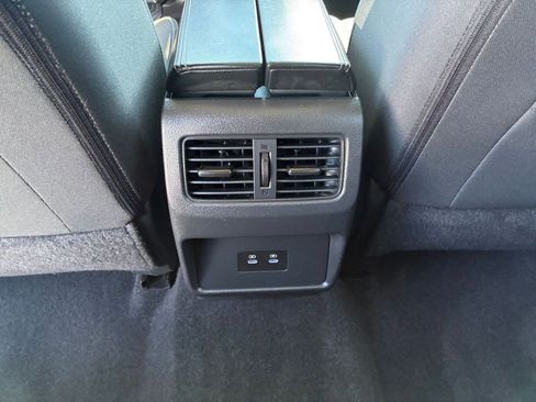 Used 2025 Nissan Rogue SV AWD/4WD image 24