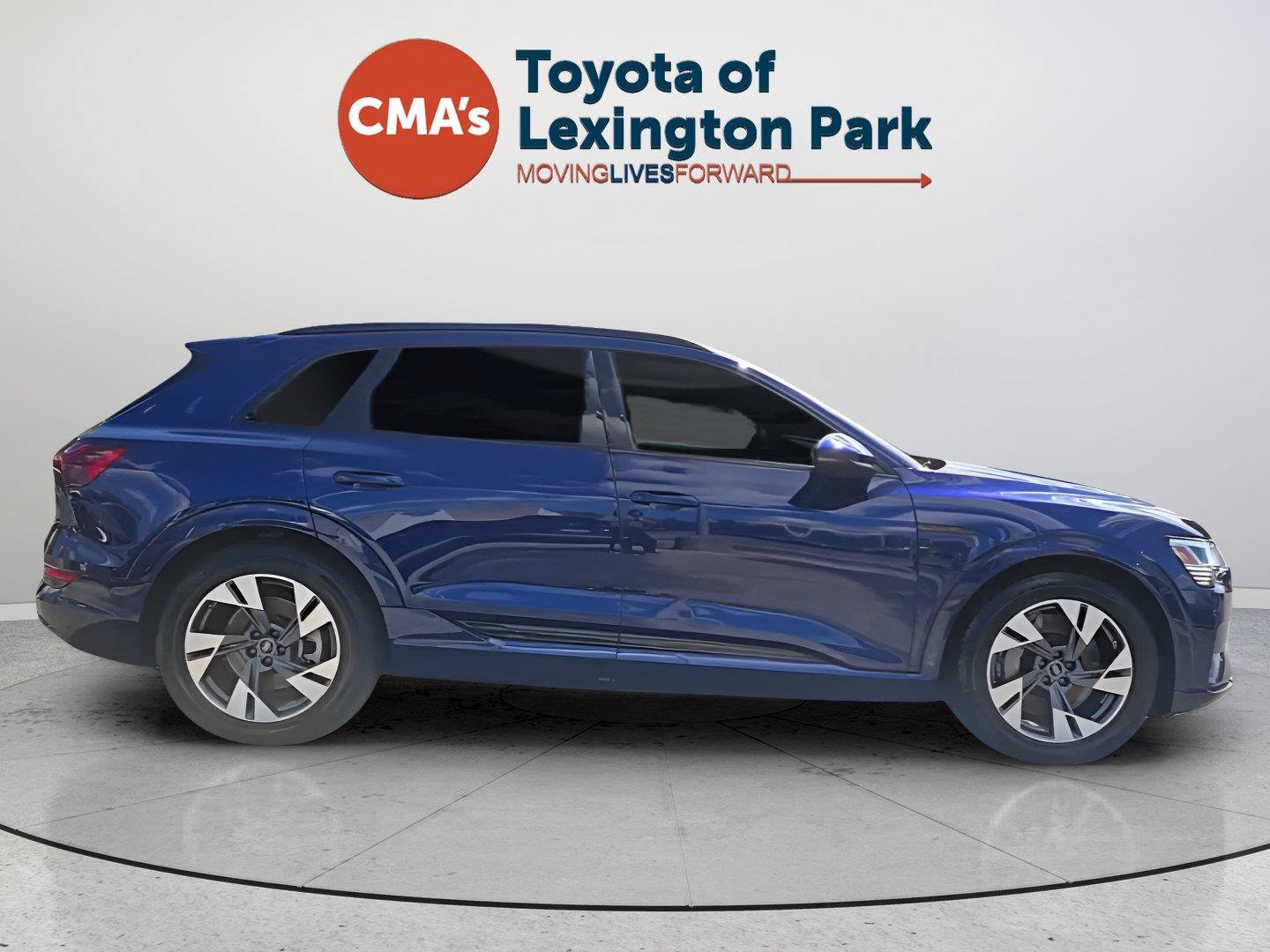 Used 2022 Audi e-tron Premium AWD/4WD image 30