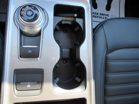 Used 2024 Ford Edge SEL w/ Convenience Package image 22