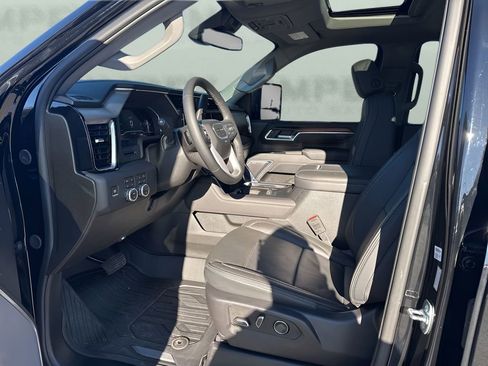 Used 2025 GMC Sierra 2500 Denali image 9