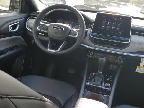 New 2026 Jeep Compass Latitude image 13