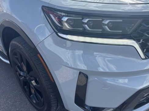 Used 2023 Kia Sorento SX image 9