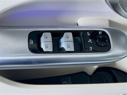 Certified 2025 Mercedes-Benz C 300 4MATIC Sedan image 18