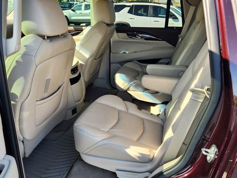 Used 2017 Cadillac Escalade 2WD image 11