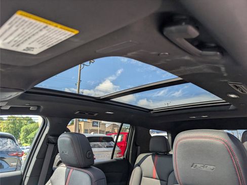 Used 2024 Chevrolet Traverse RS w/ LPO, Floor Liner Package image 34