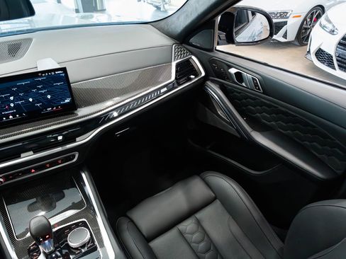 Used 2025 BMW X6 M Competition w/ Executive Package image 11