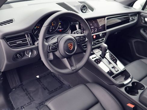 New 2026 Porsche Macan AWD/4WD image 4