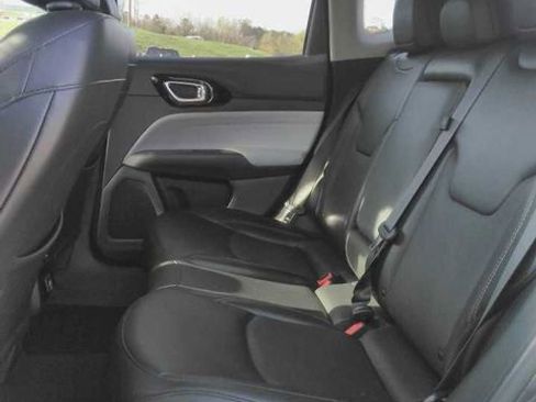 Used 2022 Jeep Compass Limited image 7