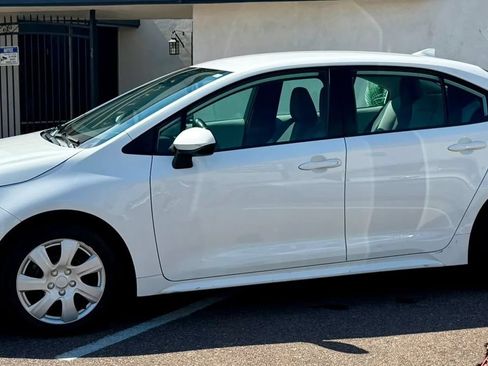 Used 2020 Toyota Corolla LE w/ Carpet Mat Package (TMS) FWD image 13