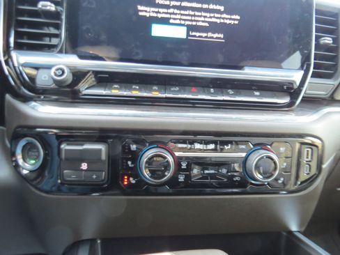 Used 2025 Chevrolet Silverado 1500 LTZ w/ Technology Package AWD/4WD image 23