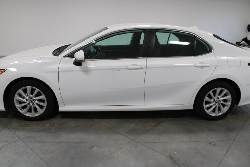 Used 2022 Toyota Camry LE FWD image 6