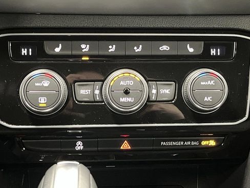 Used 2022 Volkswagen Atlas SE w/ Black Wheel Package image 19