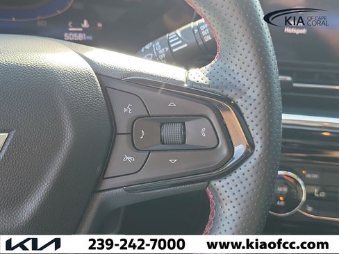 Used 2024 Chevrolet Trax RS w/ Sunroof Package FWD image 25