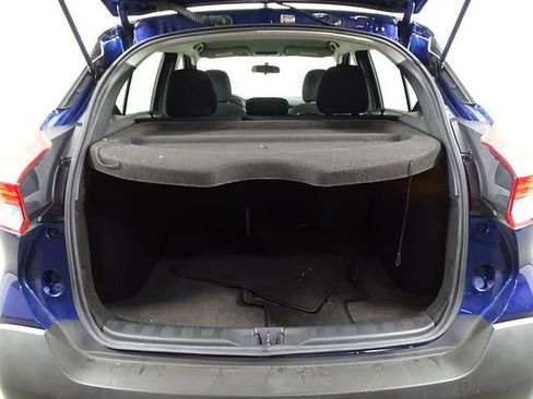 Used 2019 Nissan Kicks SR image 12