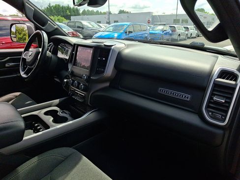 Used 2019 RAM 1500 Big Horn AWD/4WD image 11