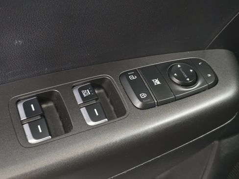 Used 2020 Kia Sportage LX image 23