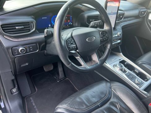 Used 2020 Ford Explorer Platinum w/ Premium Technology Package AWD/4WD image 25