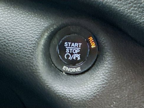 Used 2016 Jeep Cherokee 75th Anniversary image 19