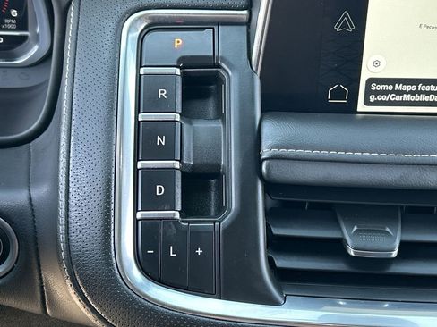 Used 2022 GMC Yukon XL SLT w/ SLT Luxury Package image 16