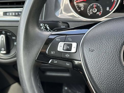 Used 2021 Volkswagen Golf 4-Door FWD image 23