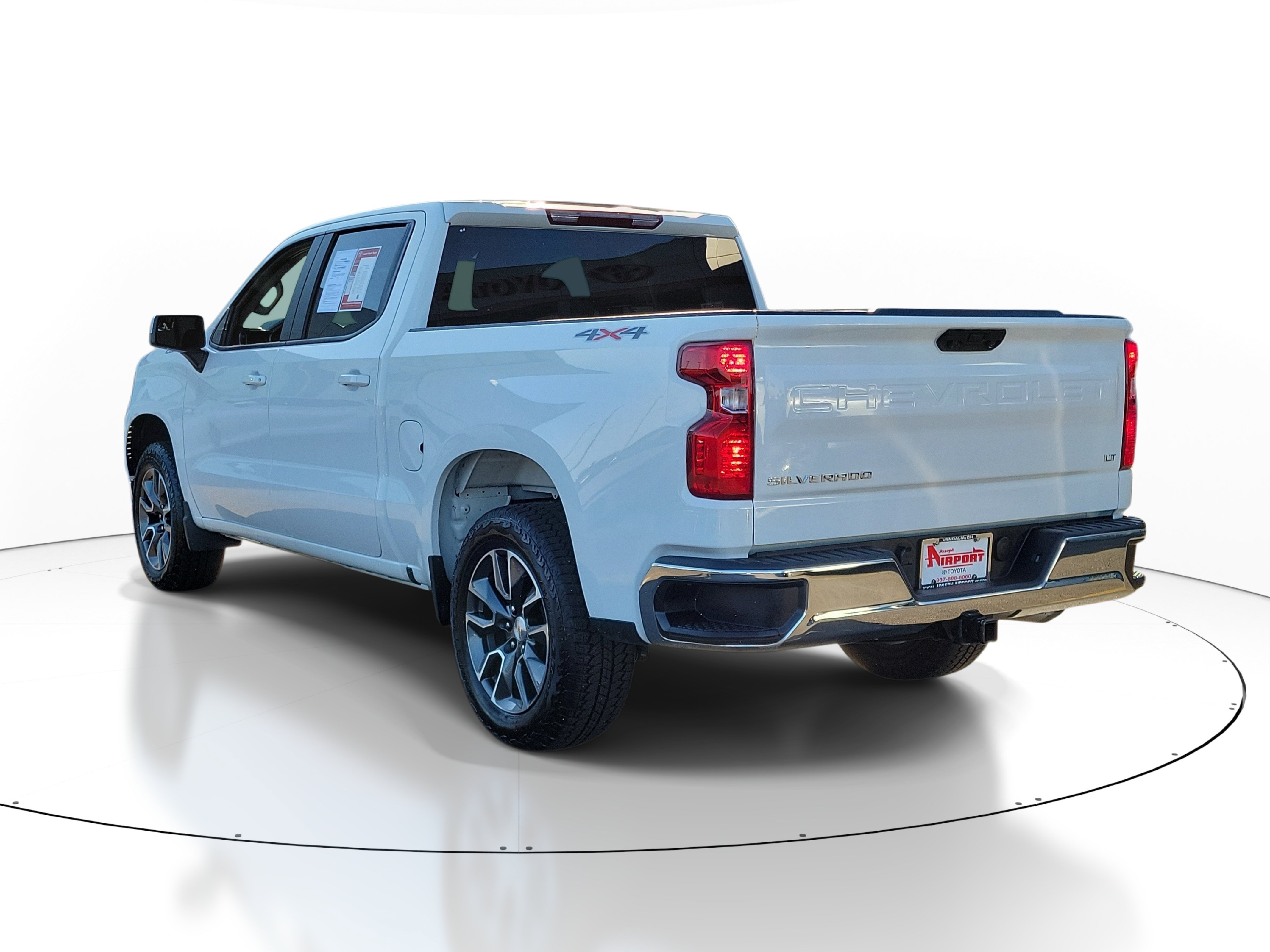 Used 2024 Chevrolet Silverado 1500 LT AWD/4WD image 3