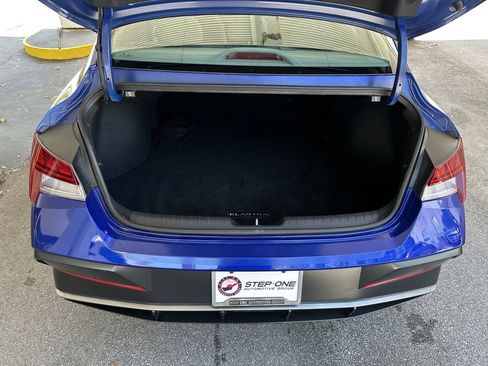 Used 2024 Hyundai Elantra SEL w/ Convenience Package FWD image 31