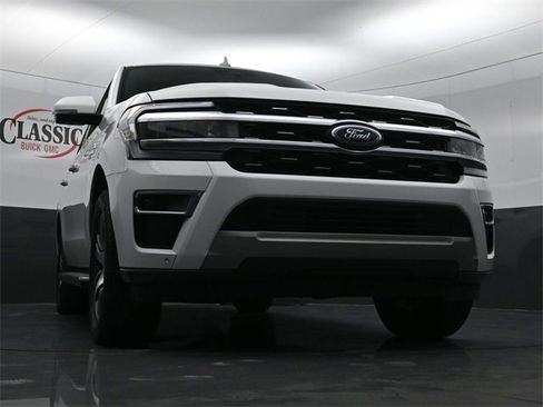 Used 2022 Ford Expedition Limited image 28