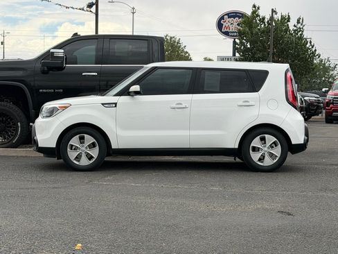 Used 2016 Kia Soul FWD image 39