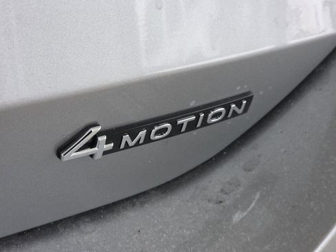 New 2026 Volkswagen Tiguan SE image 7