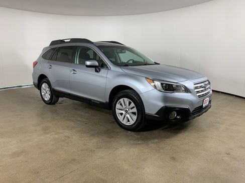 Used 2016 Subaru Outback 2.5i Premium image 5