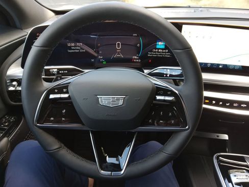 New 2025 Cadillac Lyriq Sport image 9