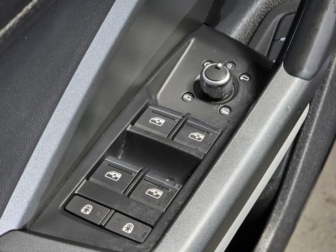 Used 2024 Audi Q3 2.0T Premium image 21