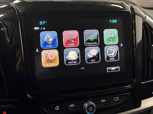 Used 2018 Chevrolet Traverse LT FWD image 17
