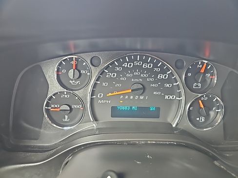 Used 2019 Chevrolet Express 2500 RWD image 10