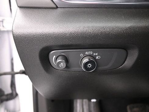 Used 2023 Chevrolet Traverse LT image 20