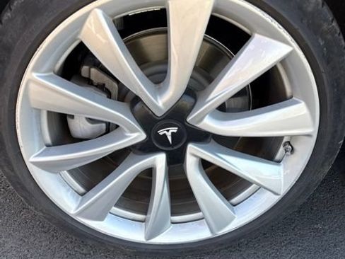 Used 2019 Tesla Model 3 Mid Range RWD image 6