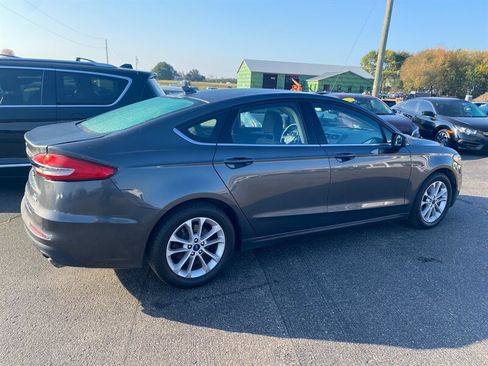 Used 2020 Ford Fusion SE image 7