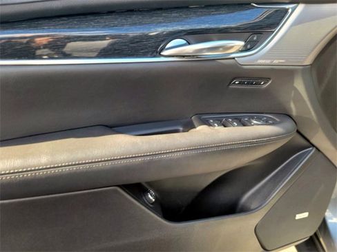 Used 2020 Cadillac XT5 Premium Luxury image 10