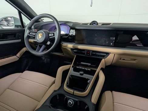 Certified 2026 Porsche Cayenne Coupe AWD/4WD image 21
