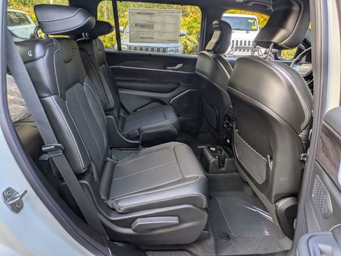 New 2025 Jeep Grand Cherokee L Overland w/ Advanced Protech Group III image 30