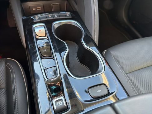 Used 2023 Buick Envision Essence image 23