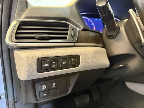 Used 2018 Honda Accord Touring image 13