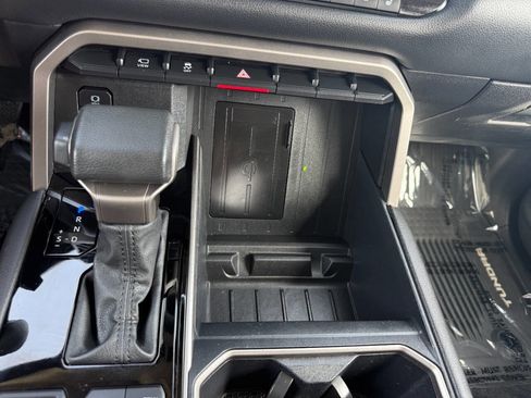 Used 2024 Toyota Tundra Limited AWD/4WD image 48