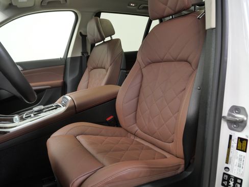 Used 2026 BMW X7 xDrive40i AWD/4WD image 15
