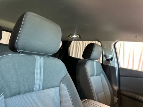 Used 2025 Chevrolet Blazer LT FWD image 18